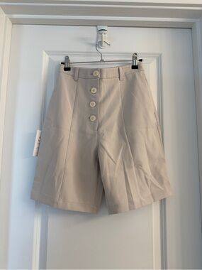 NWT Petite Studio Neutral Button-Front High-Waist Bermuda Shorts